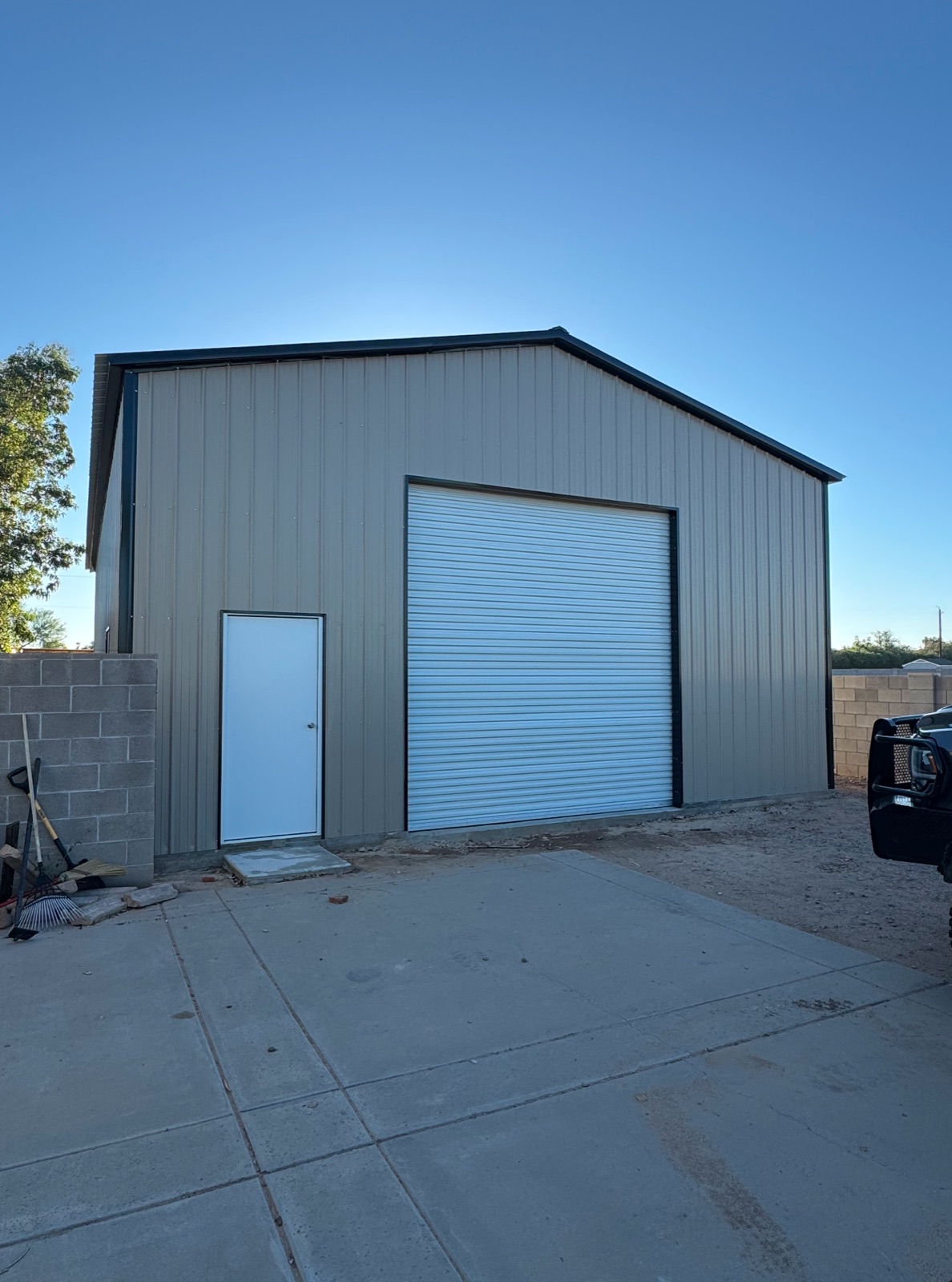 30 × 50 × 14 ft steel building