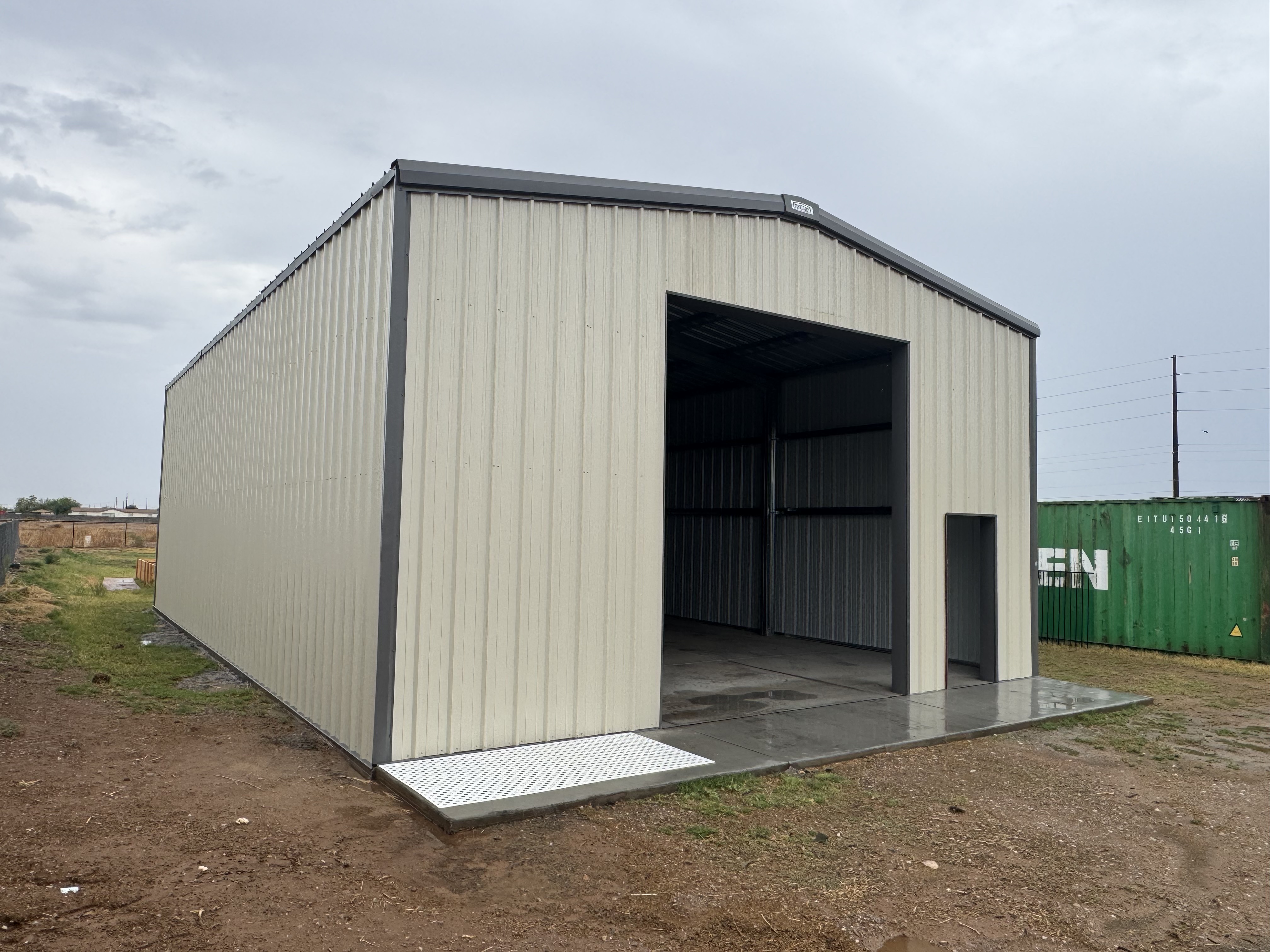 30 × 50 × 16 ft steel RV garage