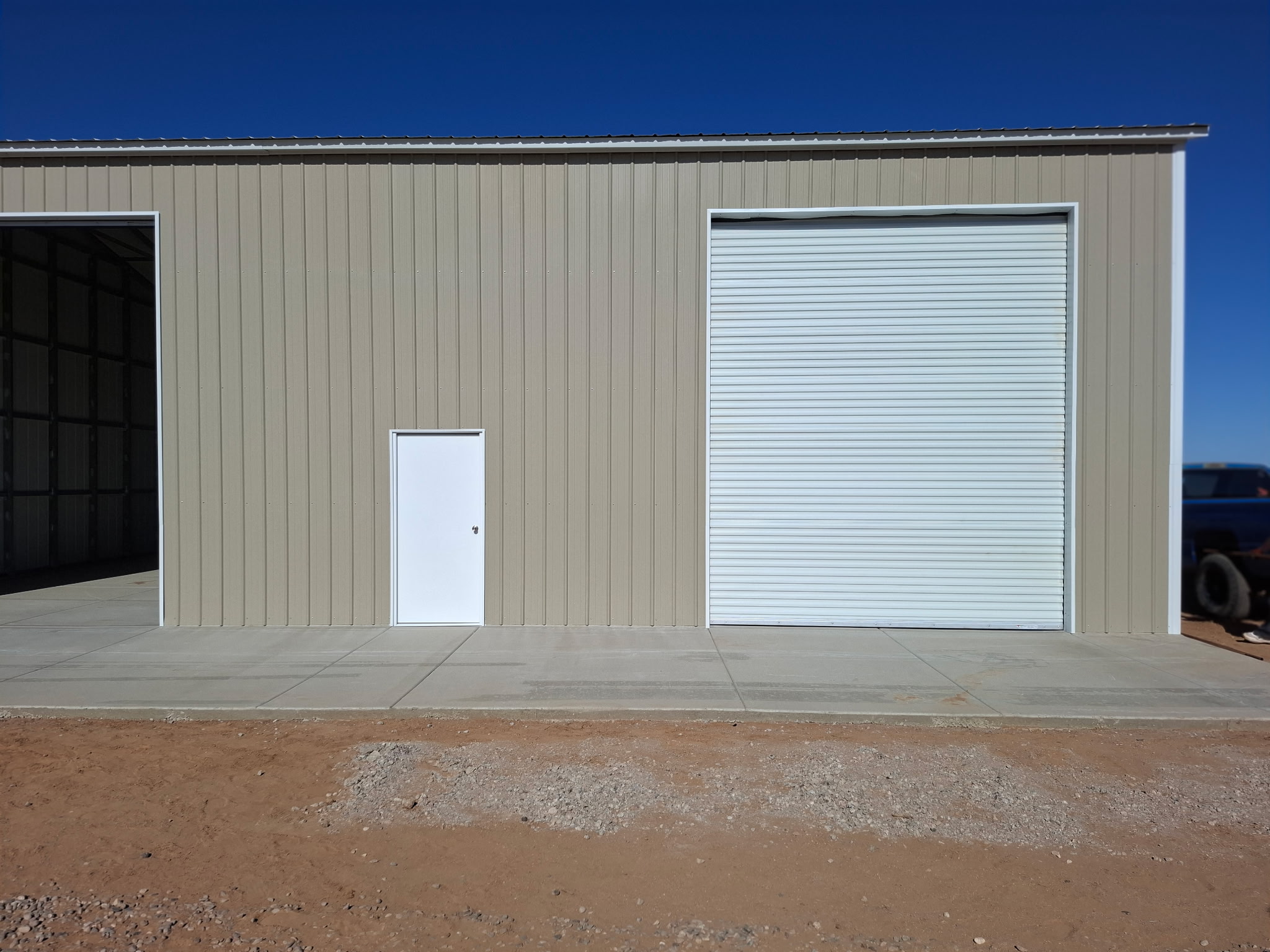 30 × 50 × 16 ft steel building